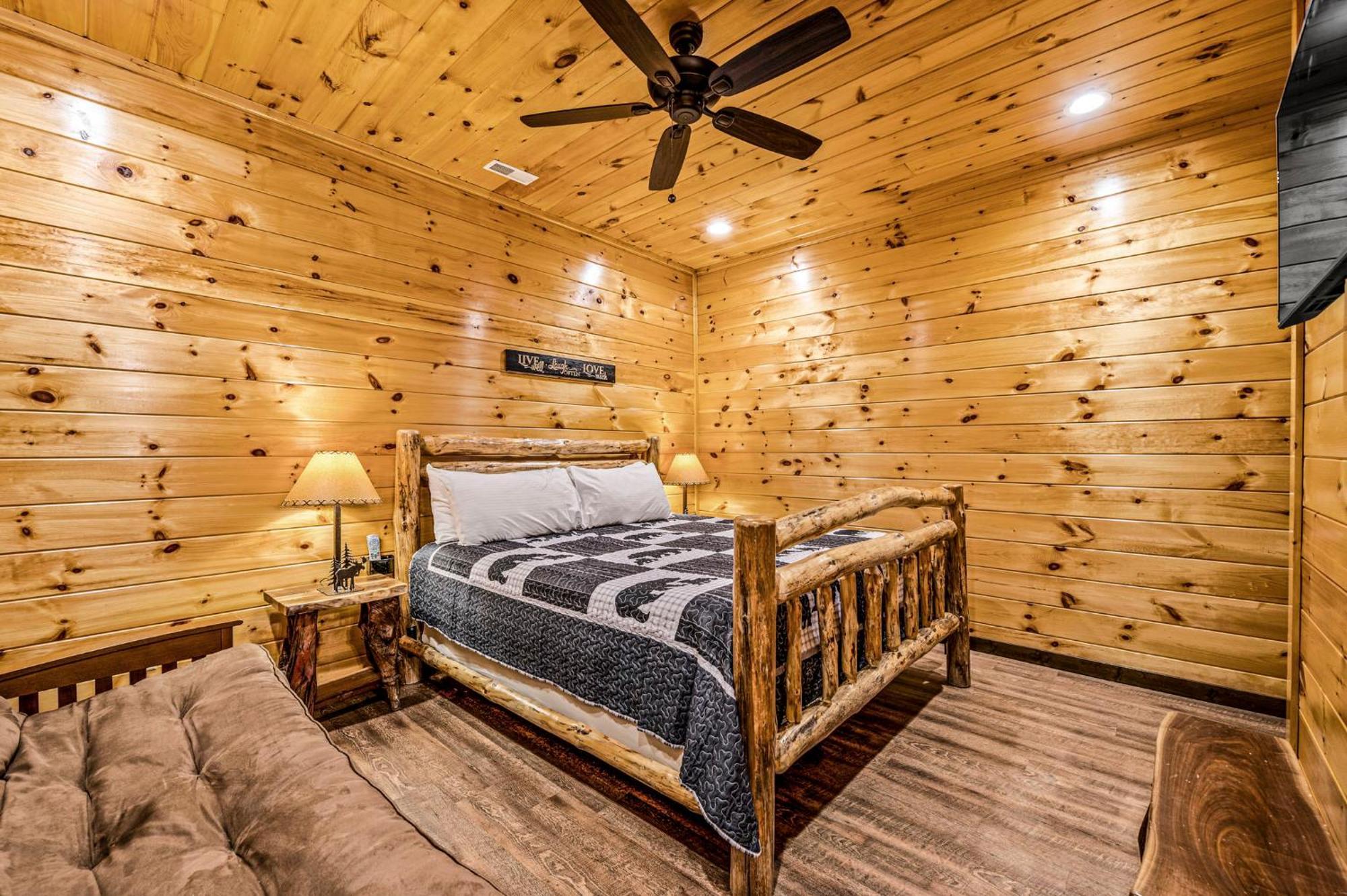 The Mighty Crabapple Manor By Stony Brook Cabins Gatlinburg Exterior photo