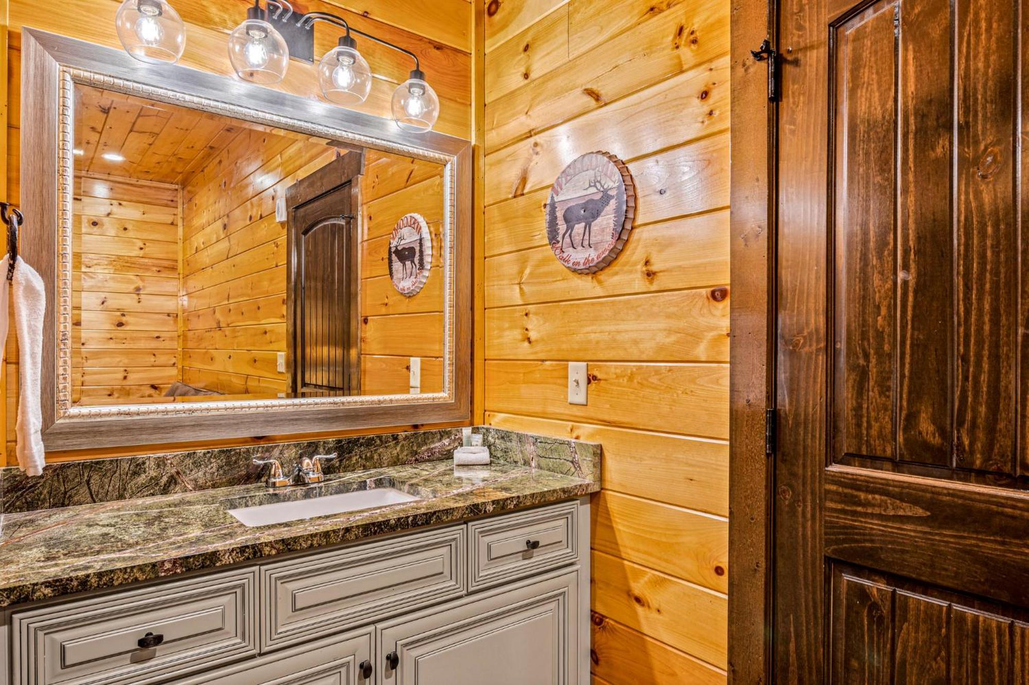 The Mighty Crabapple Manor By Stony Brook Cabins Gatlinburg Exterior photo