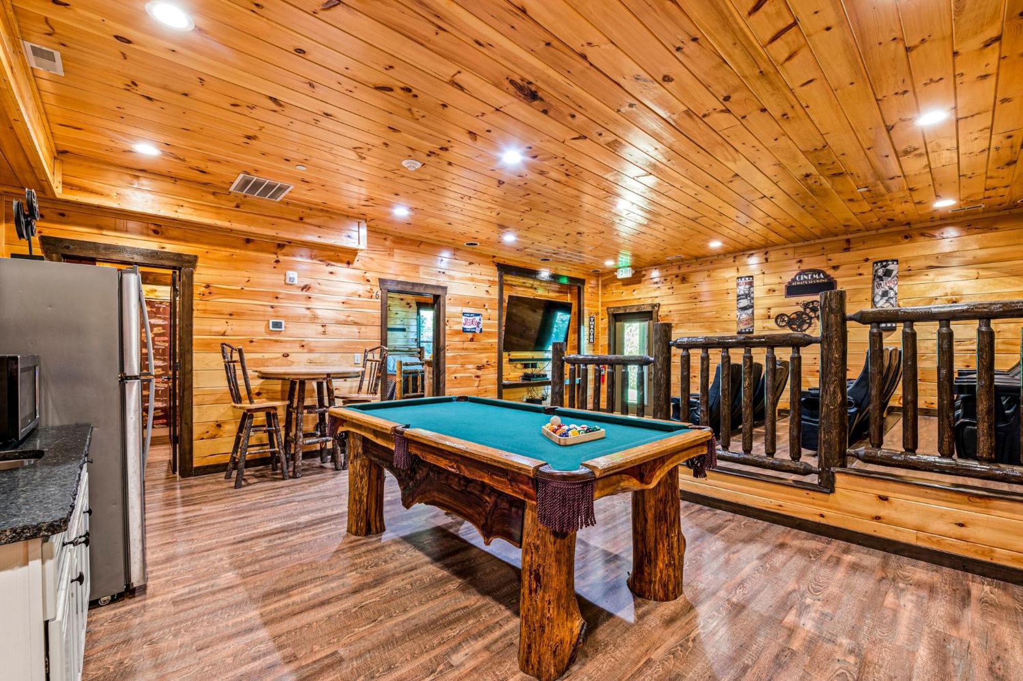 The Mighty Crabapple Manor By Stony Brook Cabins Gatlinburg Exterior photo