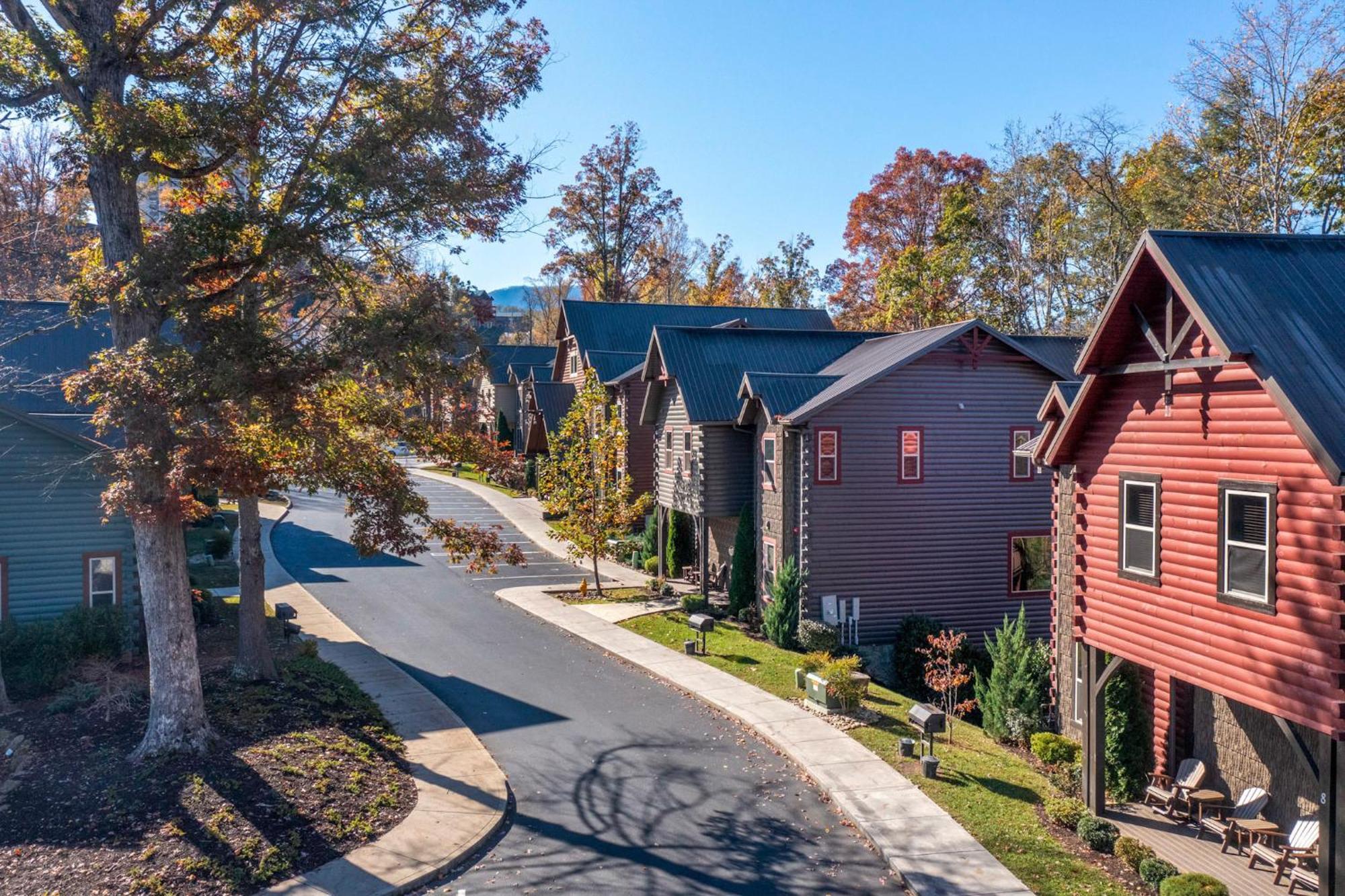 The Mighty Crabapple Manor By Stony Brook Cabins Gatlinburg Exterior photo