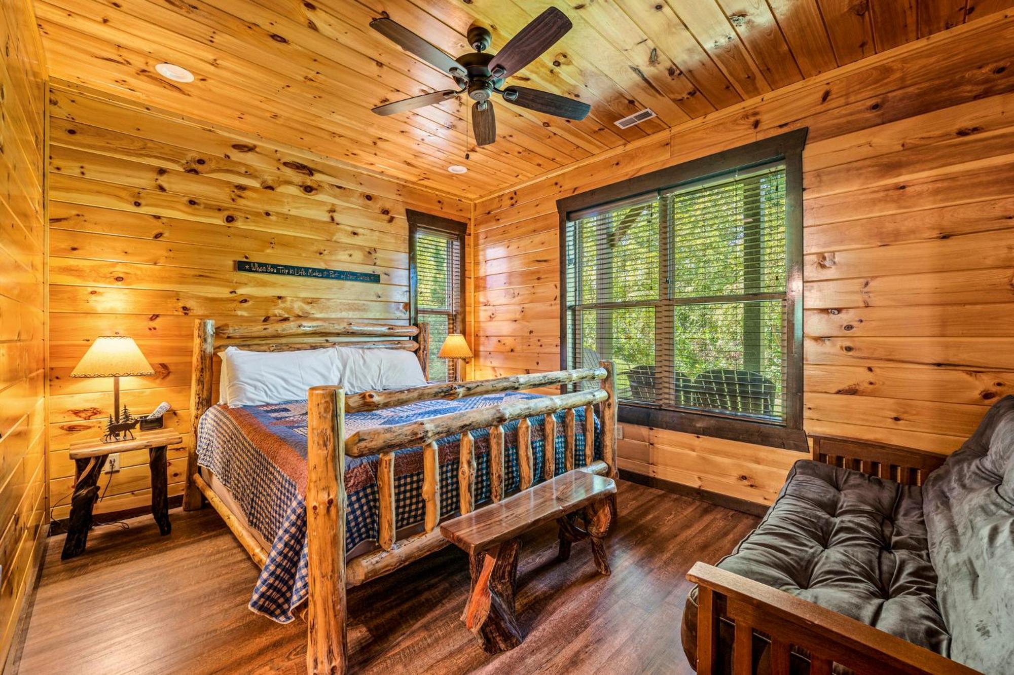 The Mighty Crabapple Manor By Stony Brook Cabins Gatlinburg Exterior photo